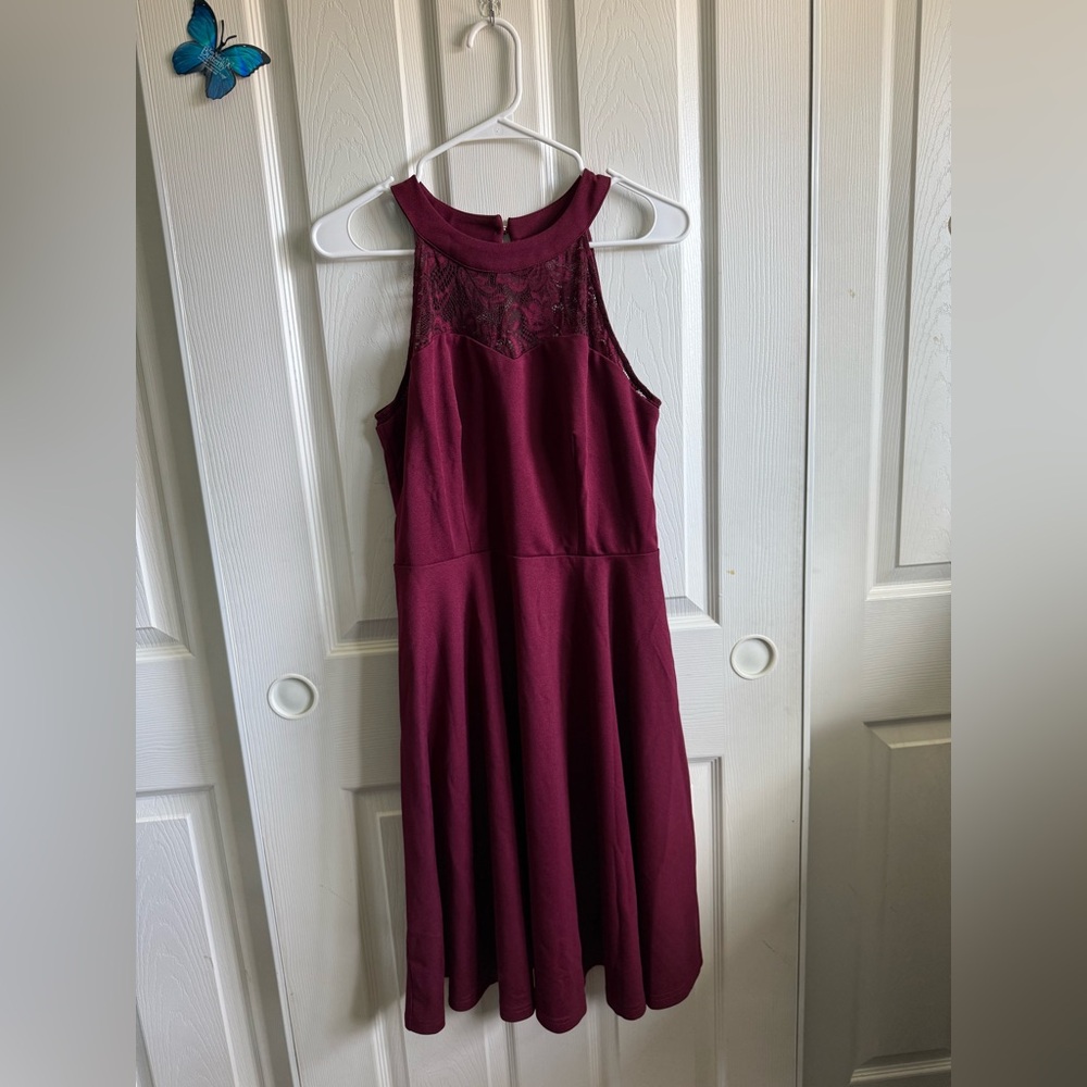 Elegant Burgundy Sleeveless Dress